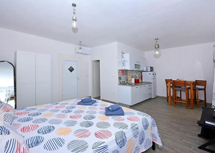 Sea View Luxury Apartments, Ala Da