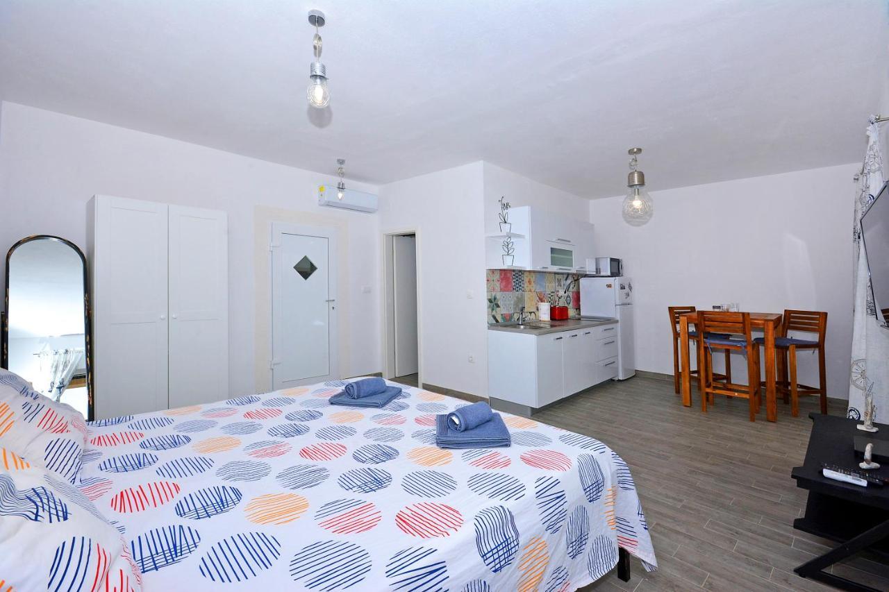 Sea View Luxury Apartments, Ala Da