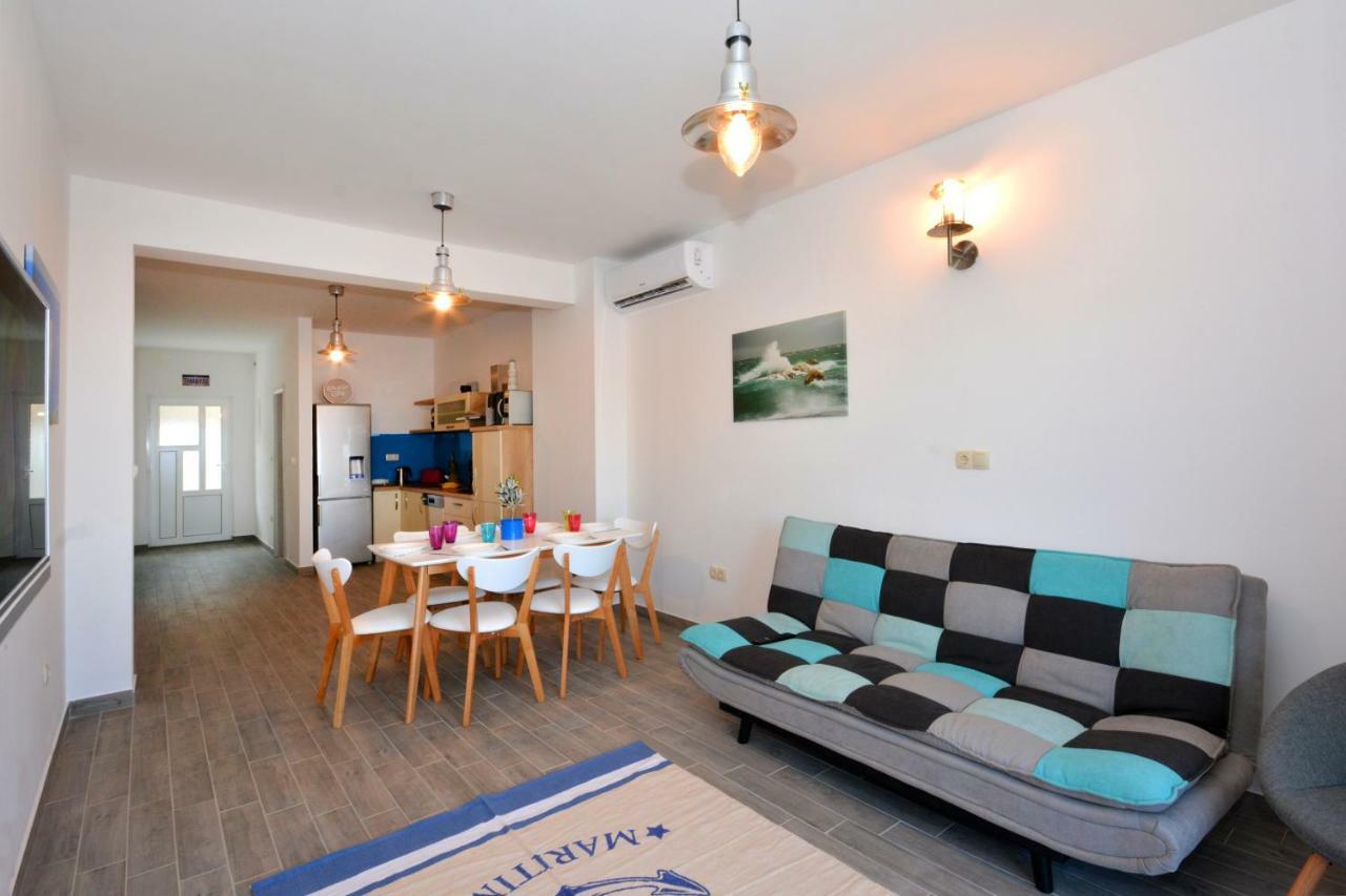 Sea View Luxury Apartments, Ala Da
